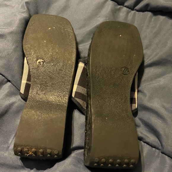 Burberry slides - Picture 2 of 3